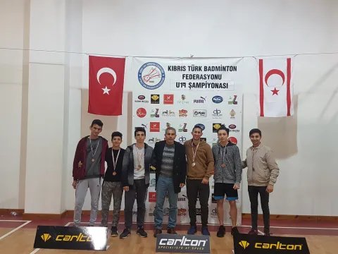 U19 KKTC Badminton Şampiyonasında Seymen-Eren ve YDÜ Damgası