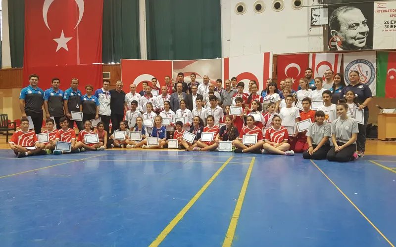 16. Uluslararası Dr. Küçük Spor Oyunları Badminton Şampiyonası Sona Erdi
