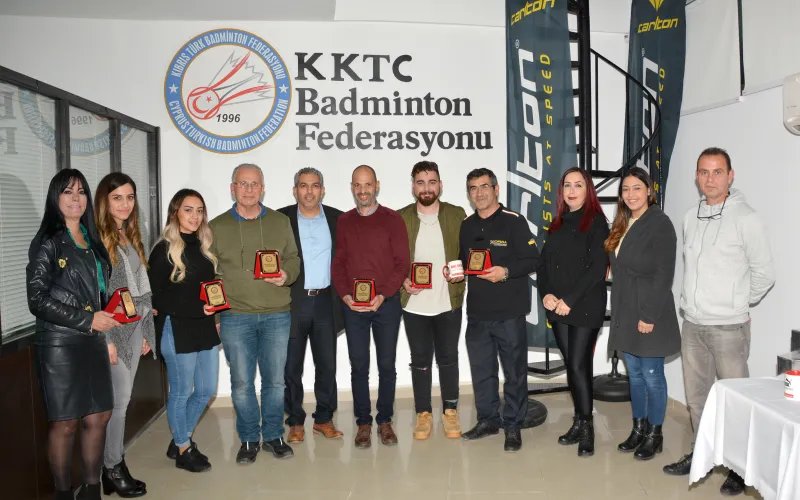 Sponsorlarımıza Teşekkür Plaketi
